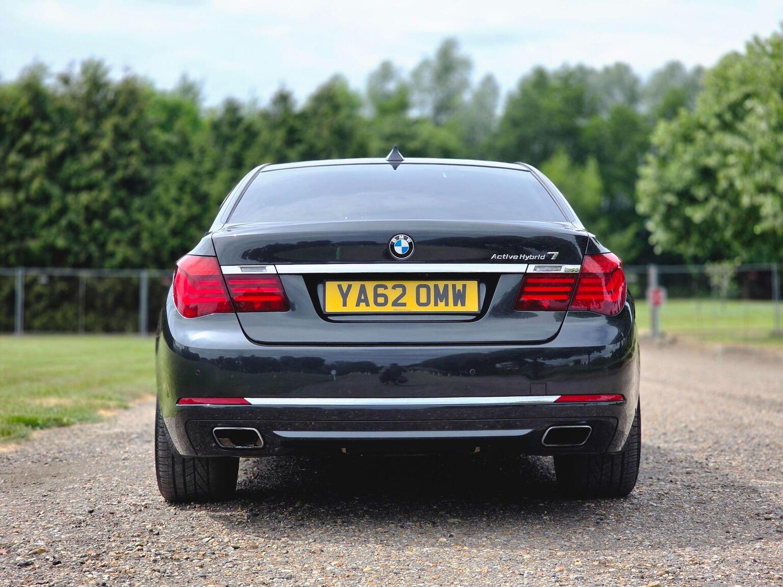 2013 BMW 7 Series image 8