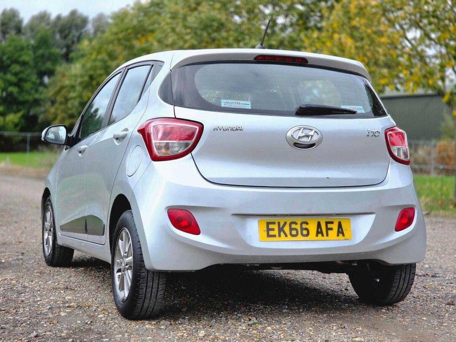 2016 Hyundai i10 image 11
