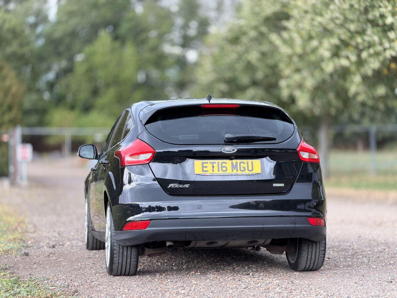 2016 Ford Focus image 9