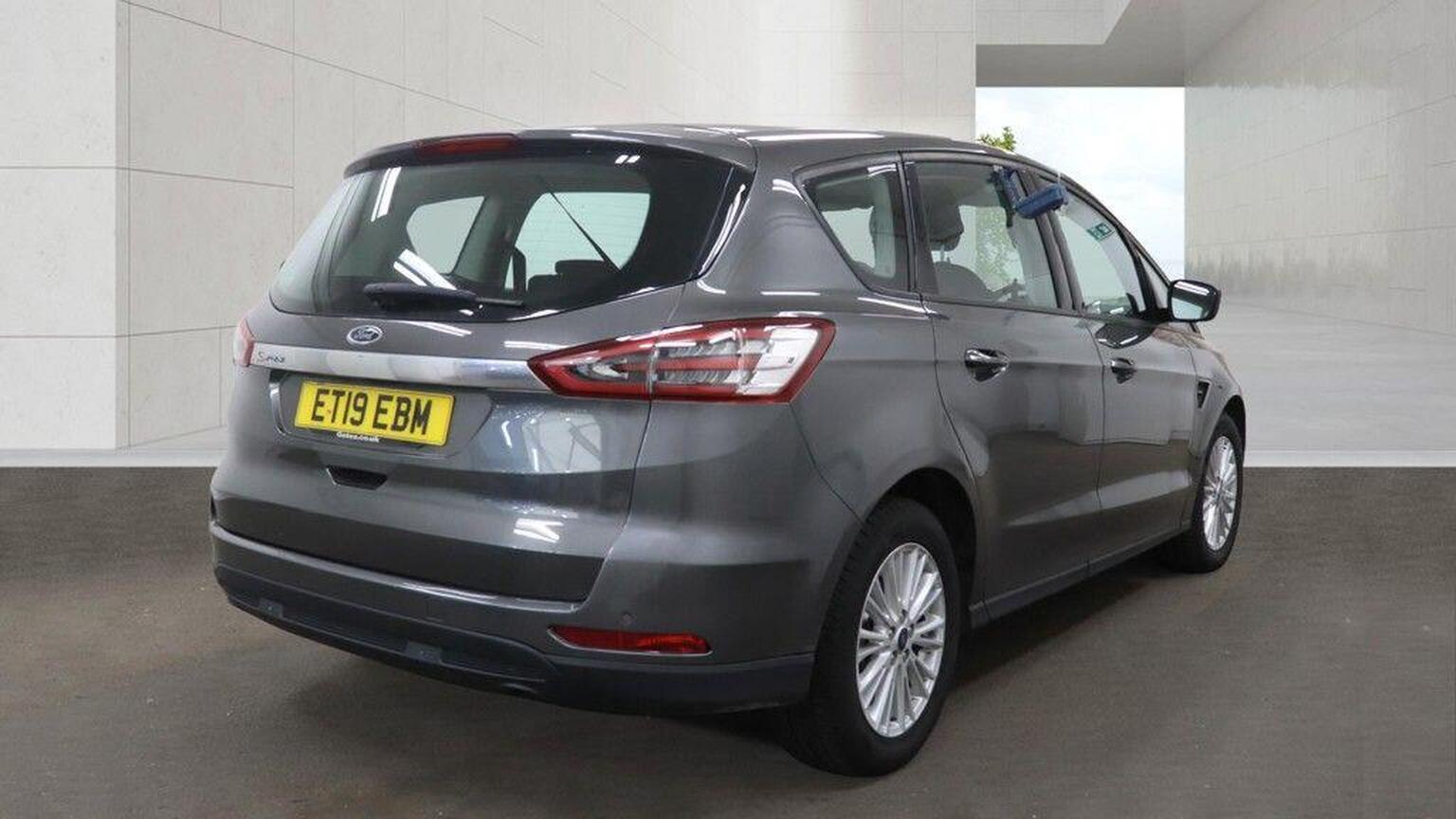 2019 Ford S-Max image 3