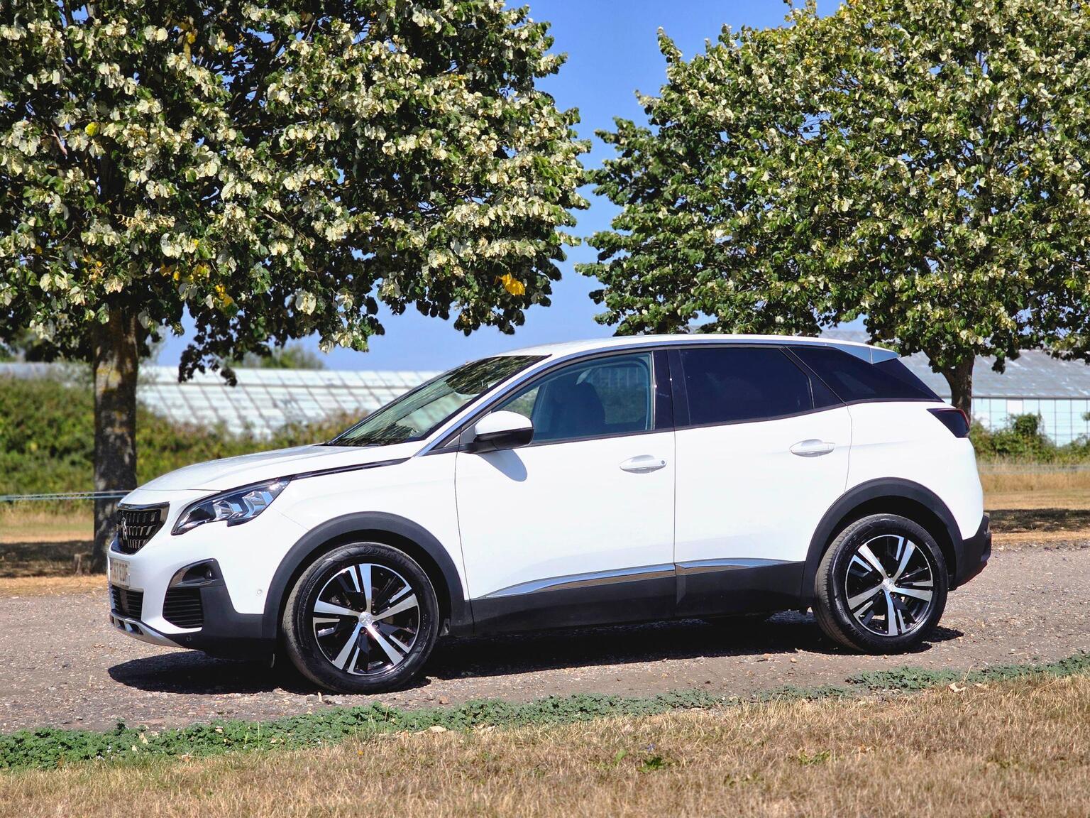 2017 Peugeot 3008 image 16
