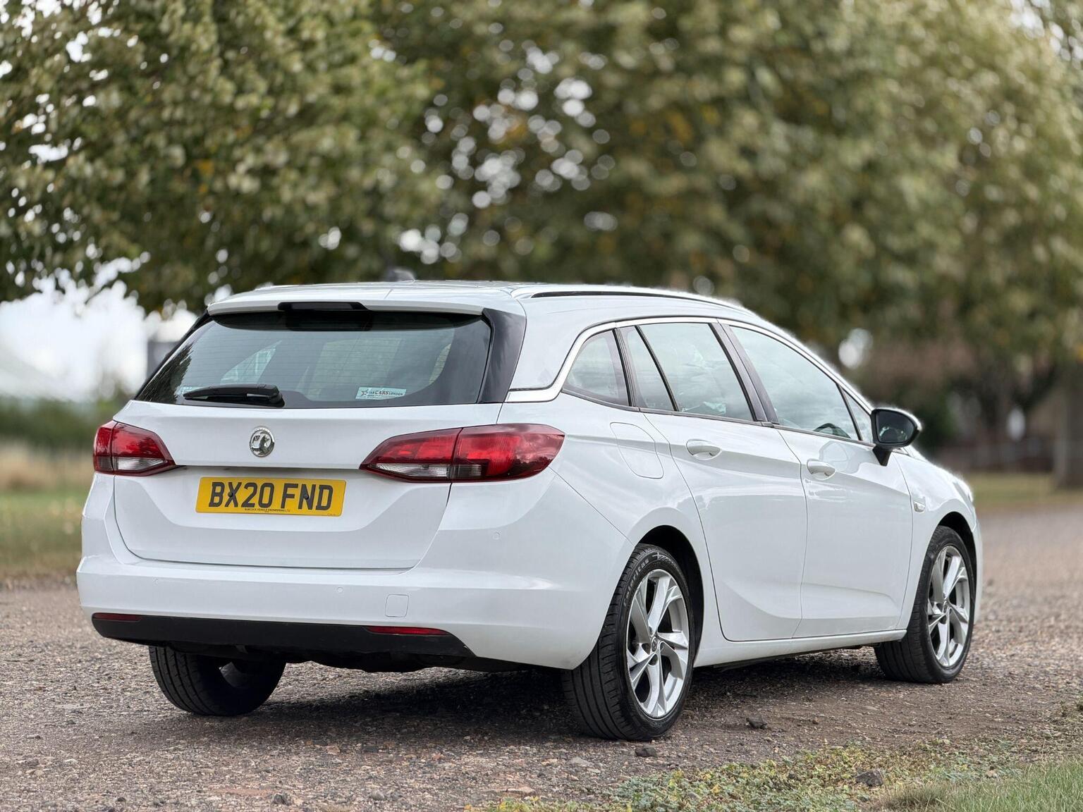 2020 Vauxhall Astra image 8