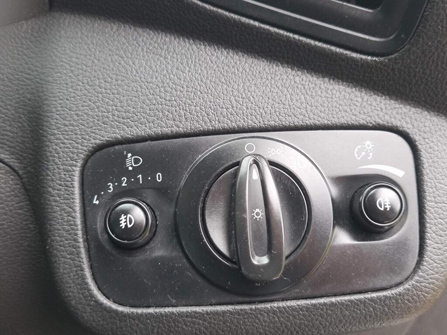 2015 Ford Kuga image 29