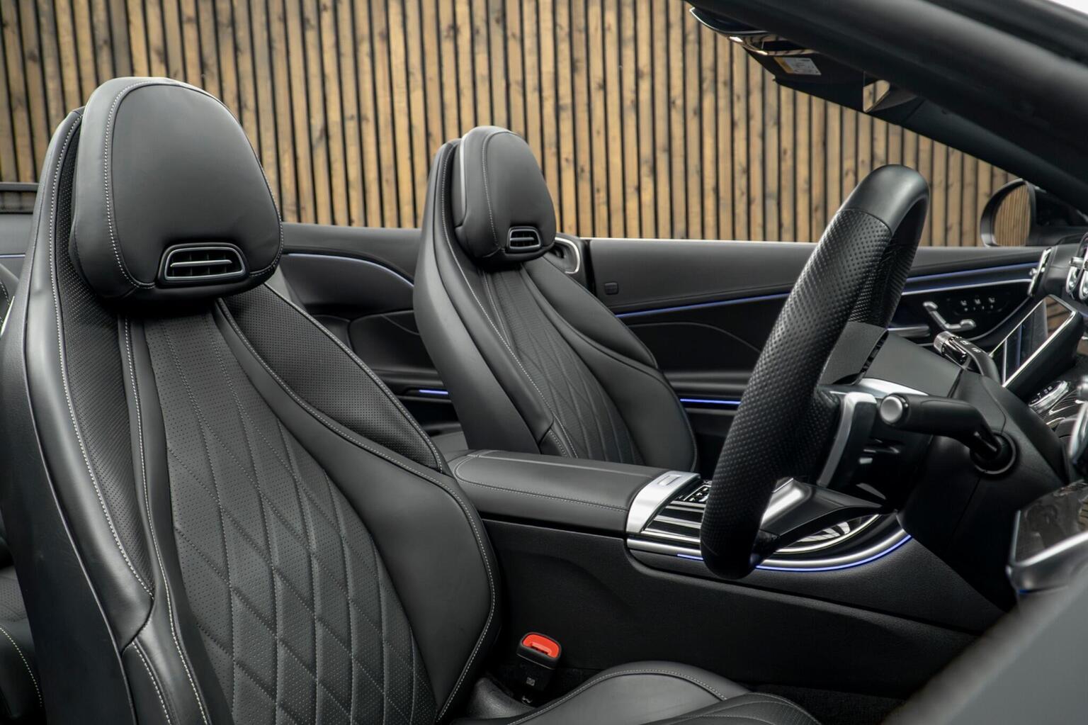 2024 Mercedes-Benz CLE CLE300h Premier Edition — photograph 2