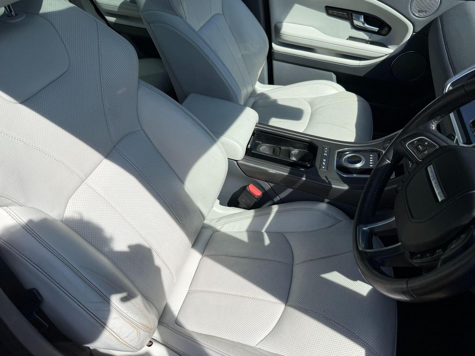 2017 Land Rover Range Rover Evoque image 31
