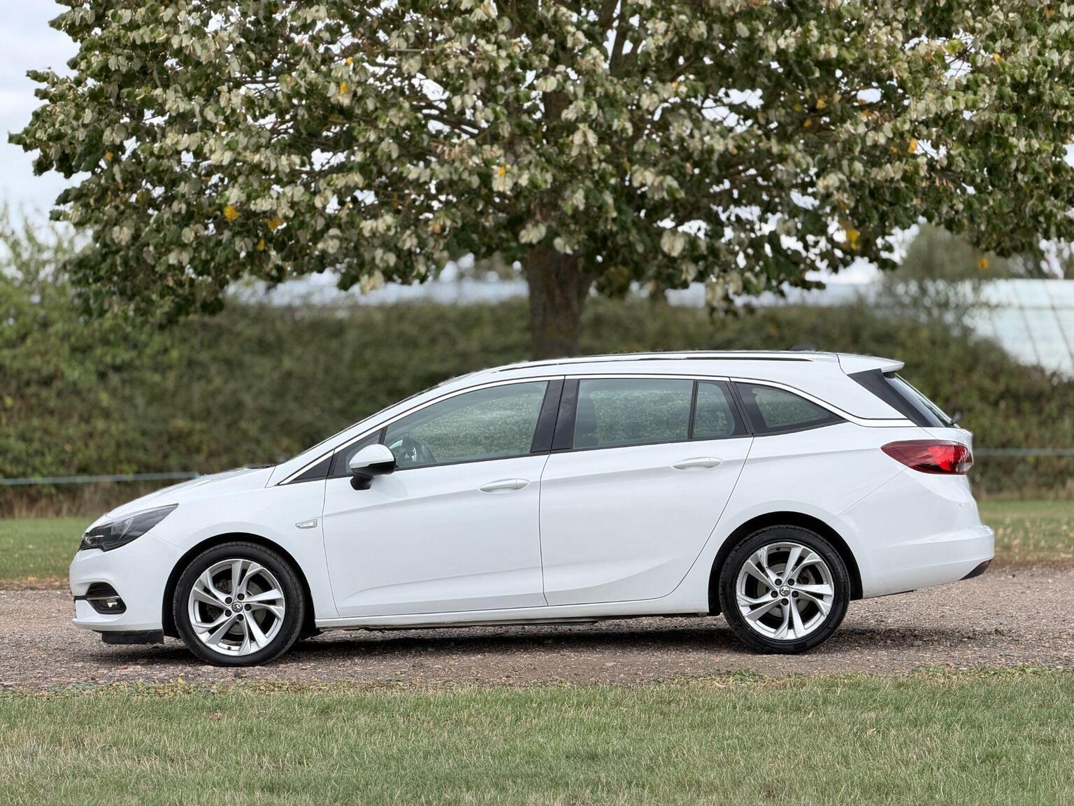 2020 Vauxhall Astra image 15
