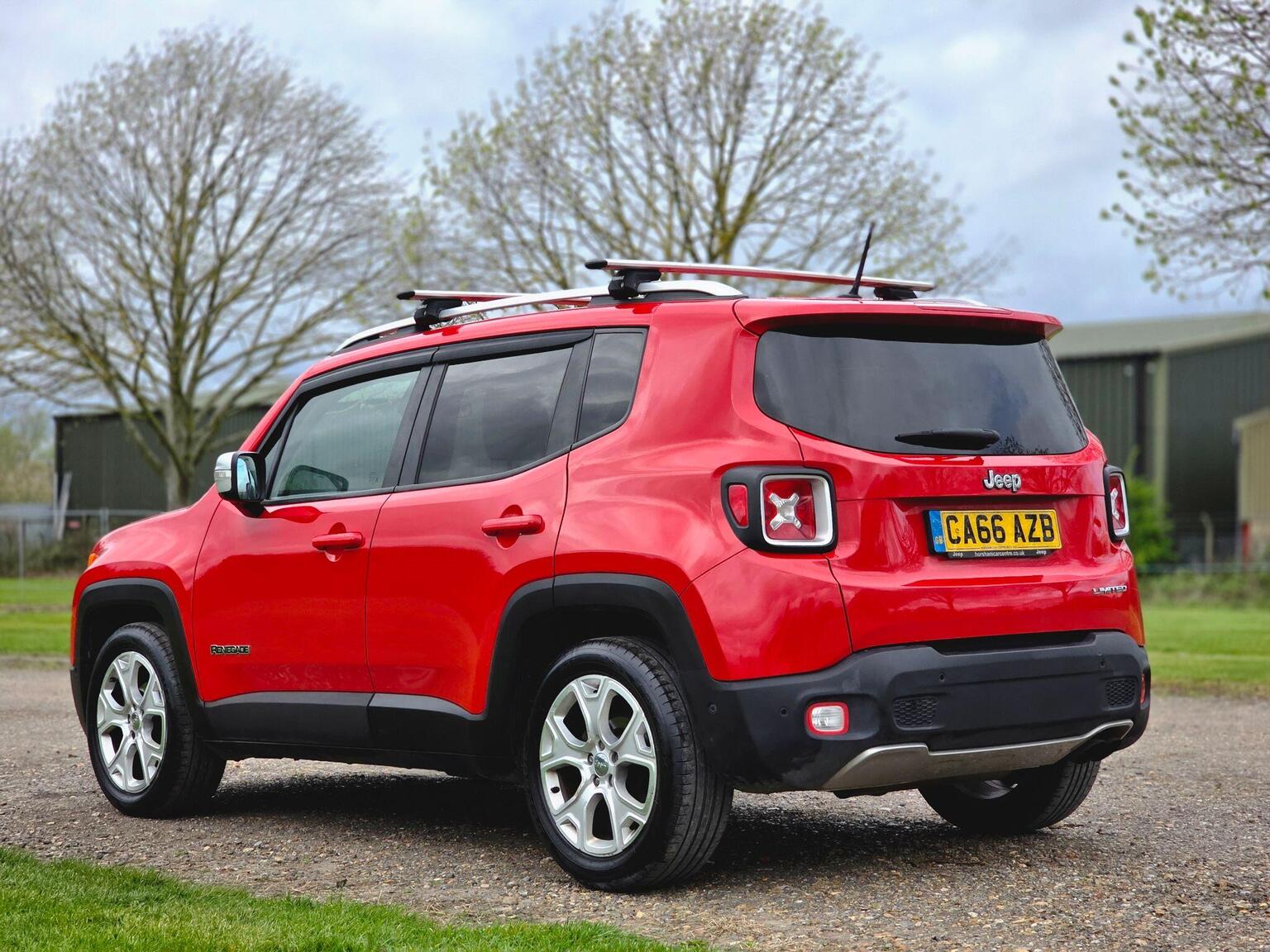 2017 Jeep Renegade image 11