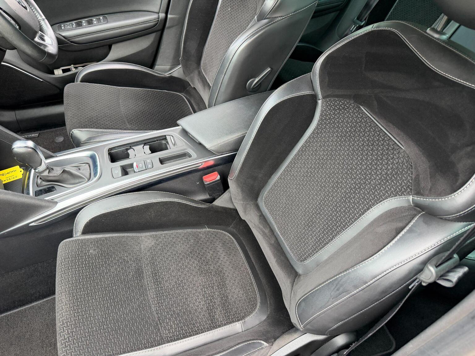 2017 Renault Megane image 28