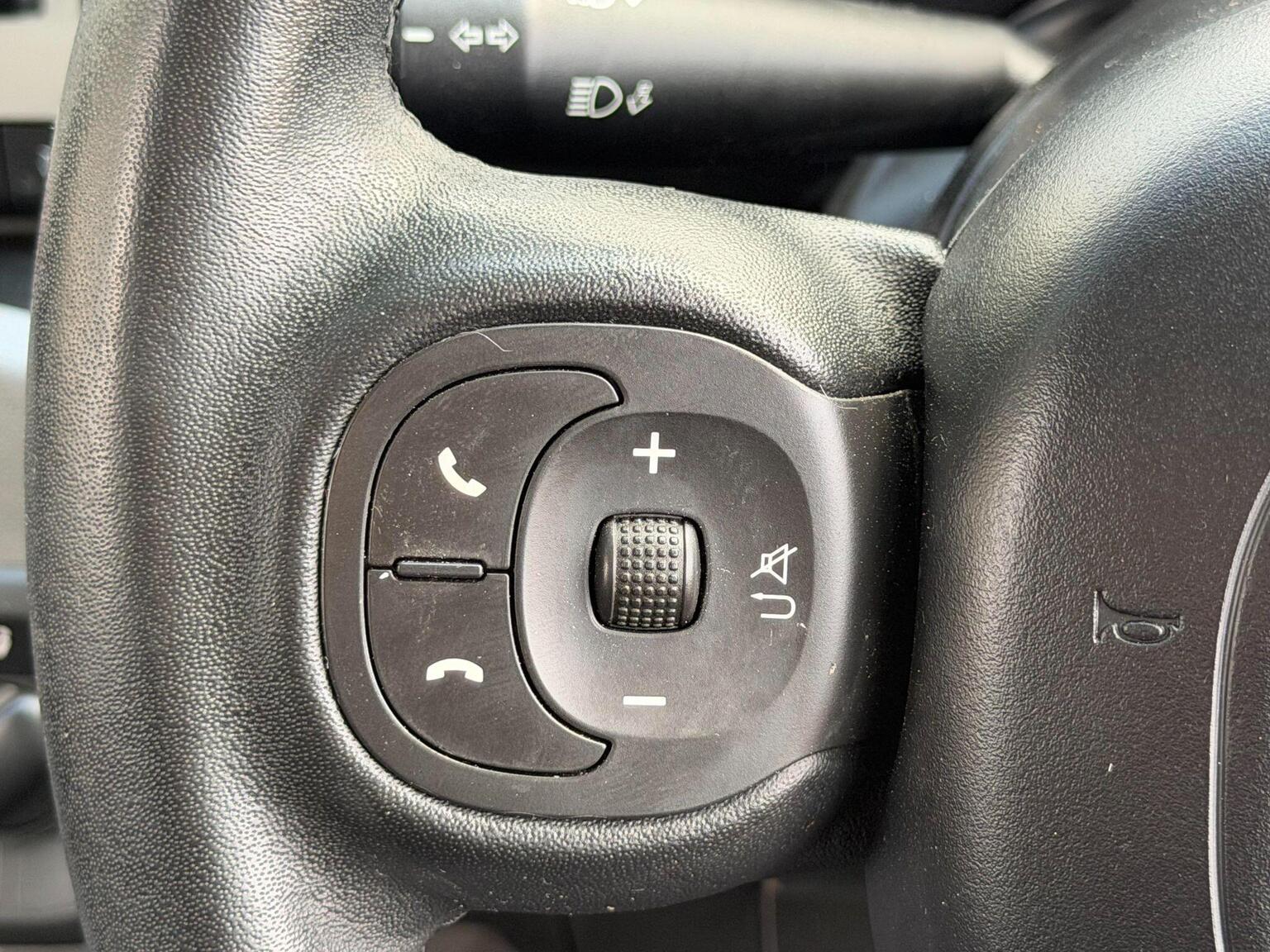 2017 Fiat Panda image 32