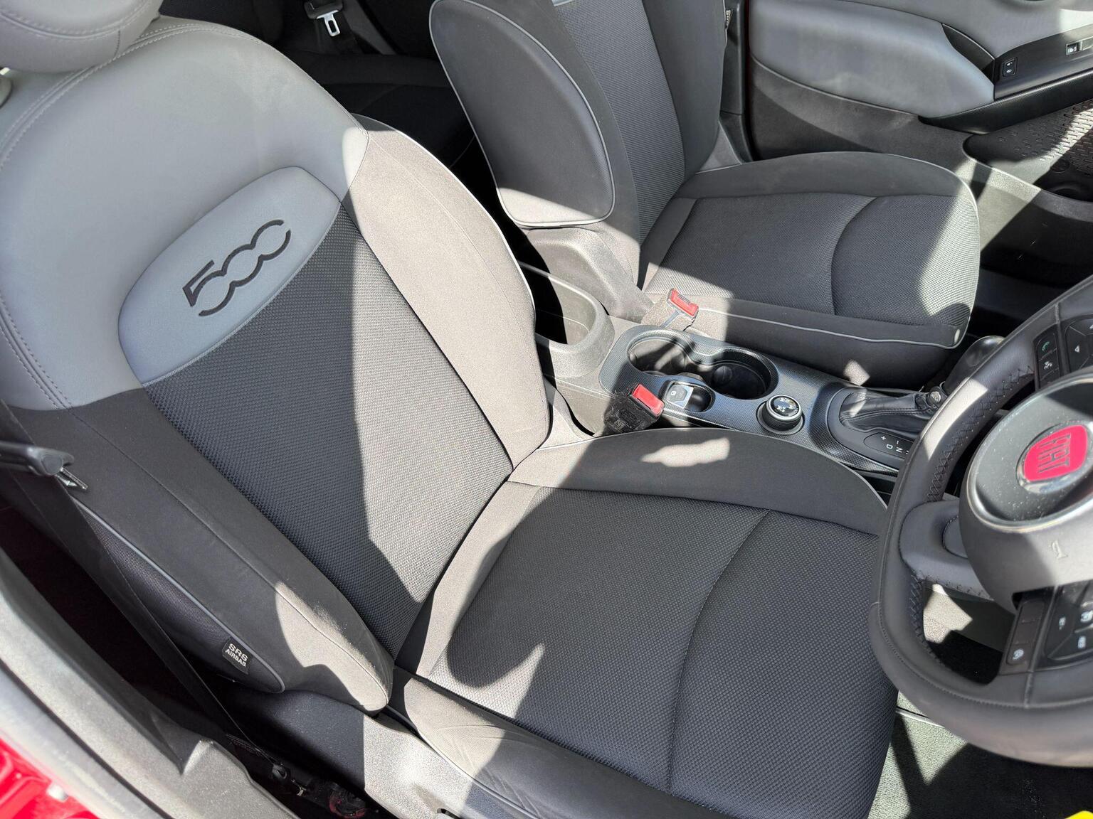 2016 Fiat 500X image 28