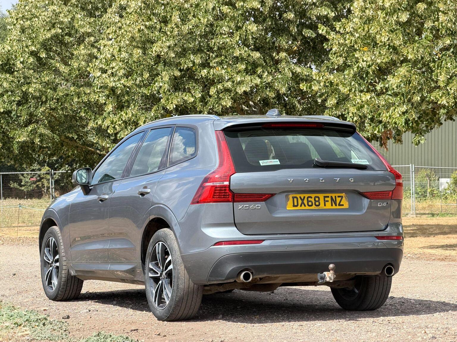 2018 Volvo XC60 image 11