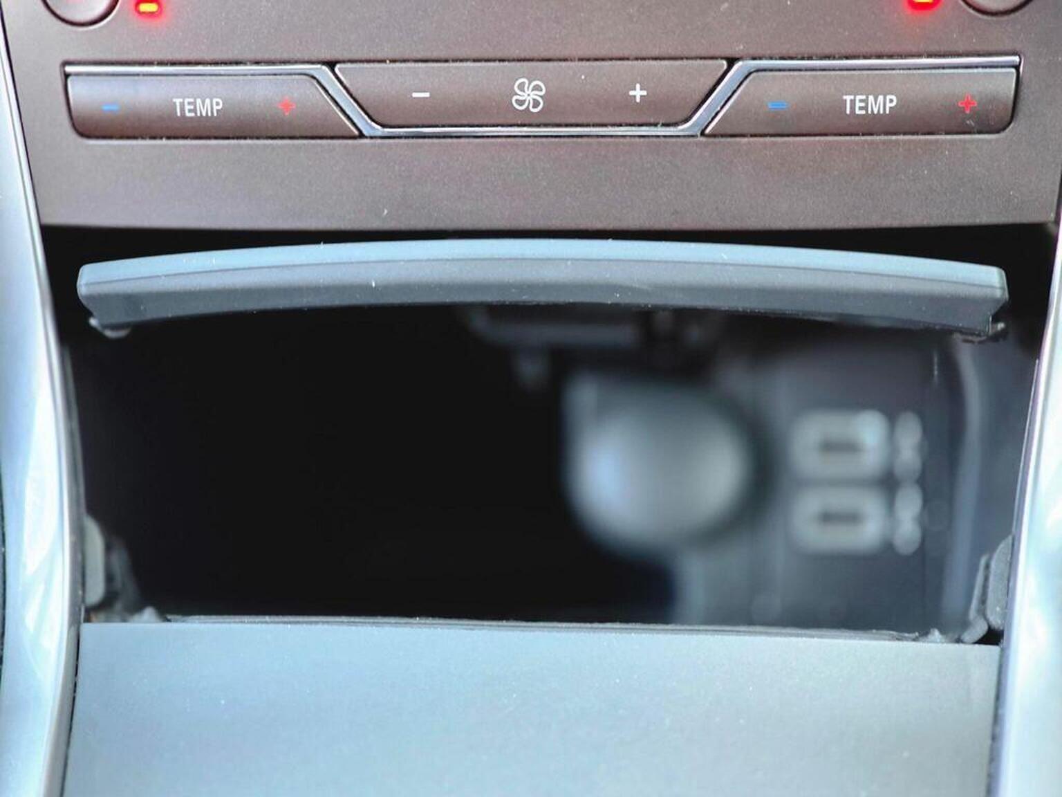 2021 Ford Galaxy image 36