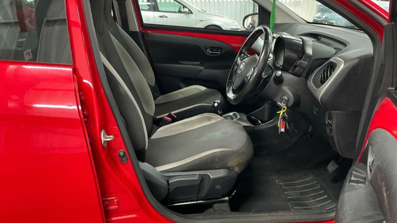 2016 Toyota AYGO image 12