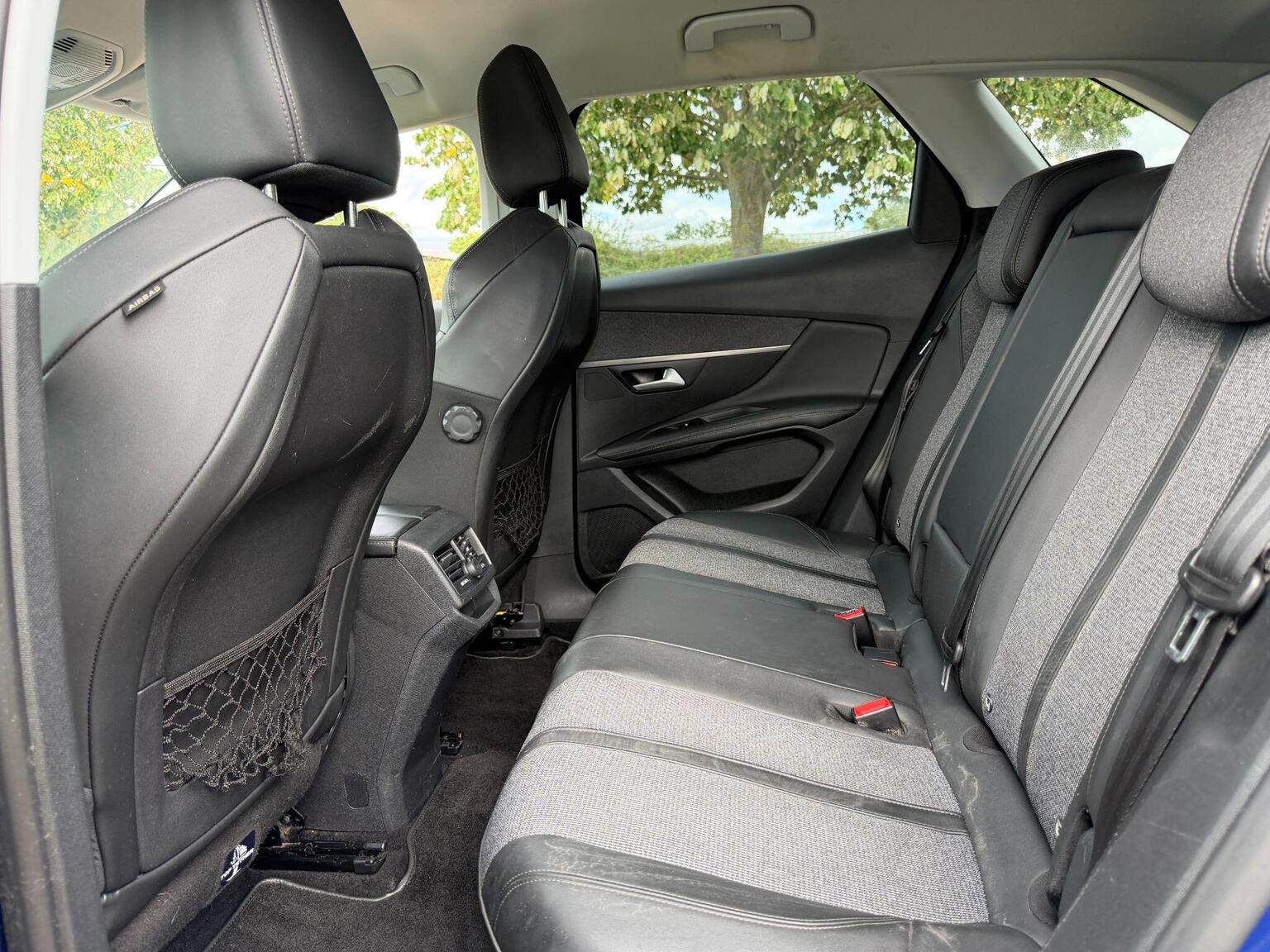 2018 Peugeot 3008 image 27