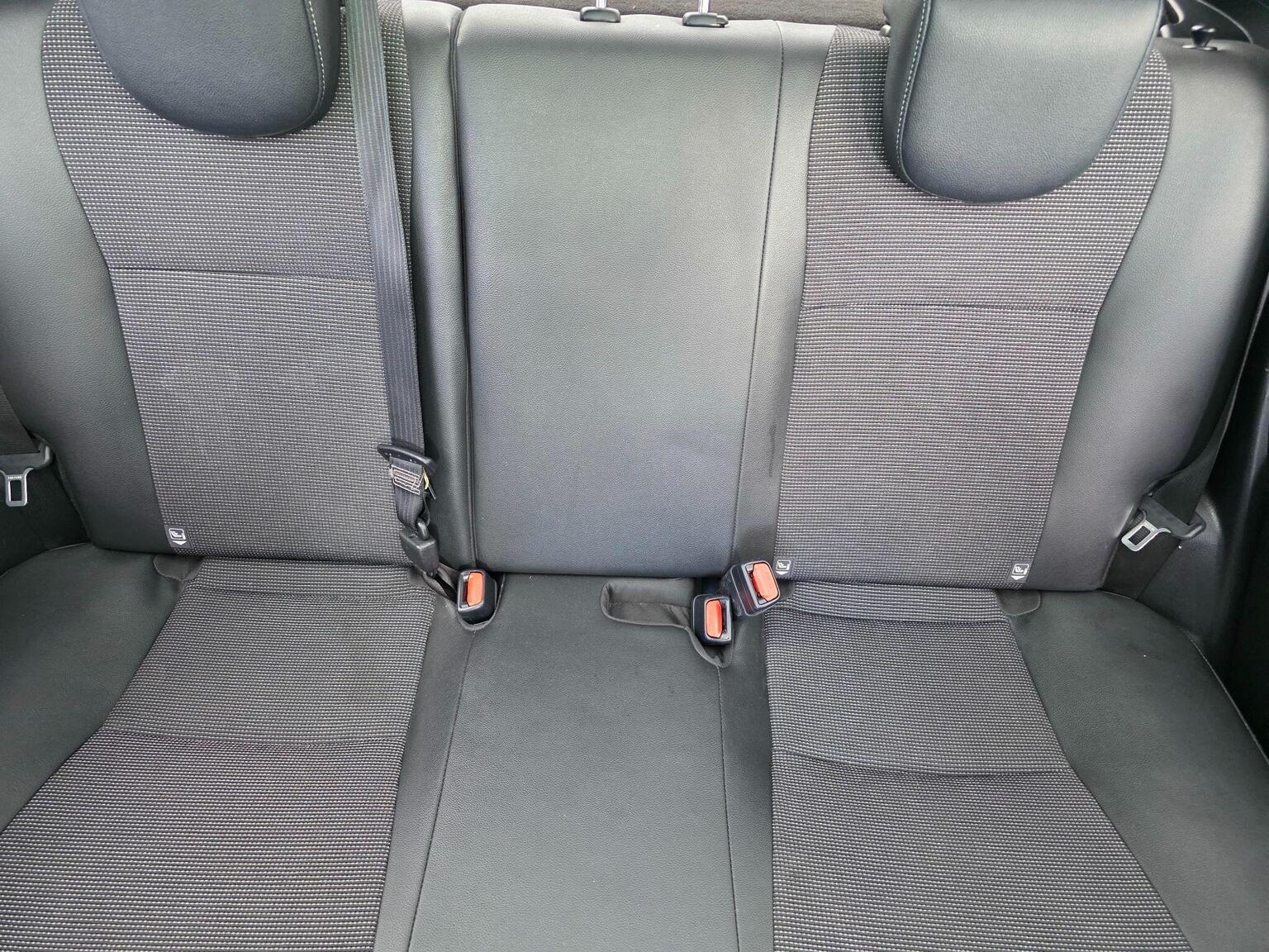 2019 Toyota Yaris image 33