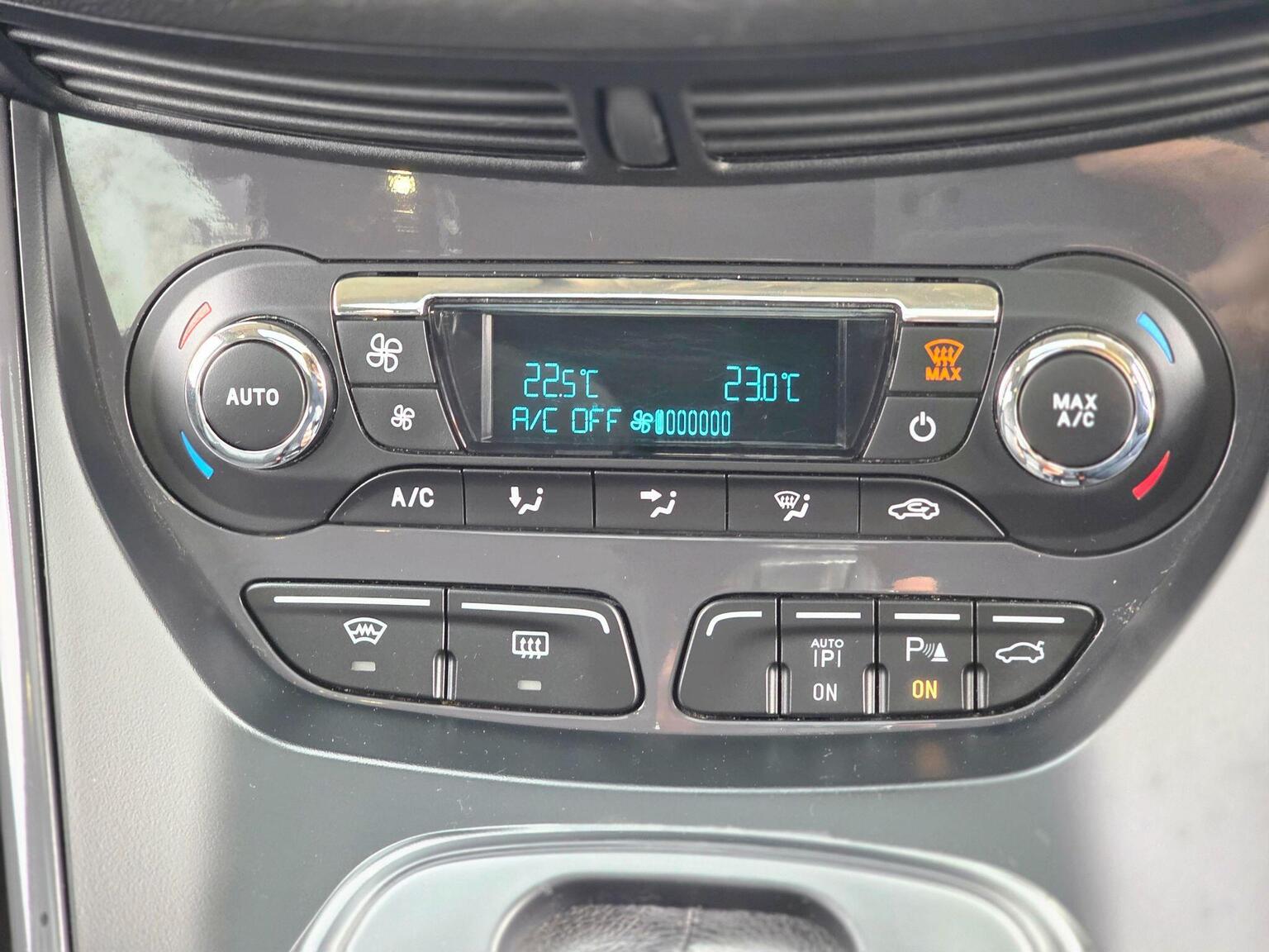 2014 Ford Kuga image 38