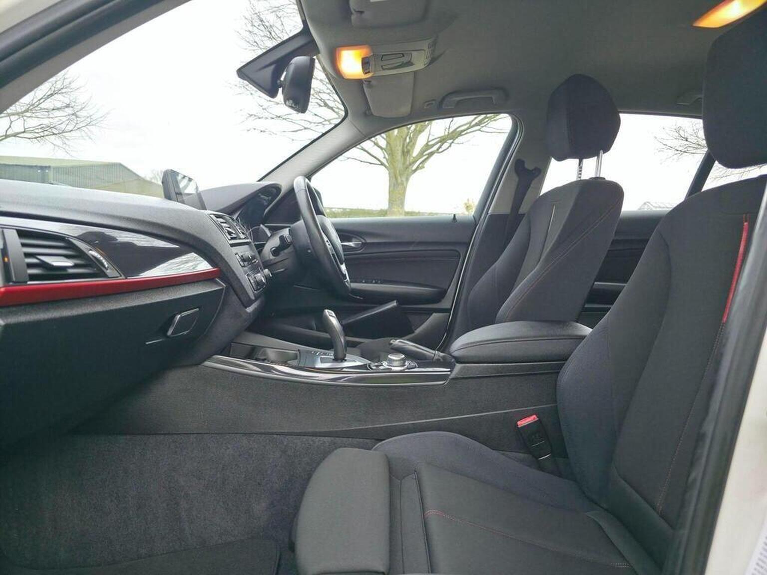 2013 BMW 1 Series image 24