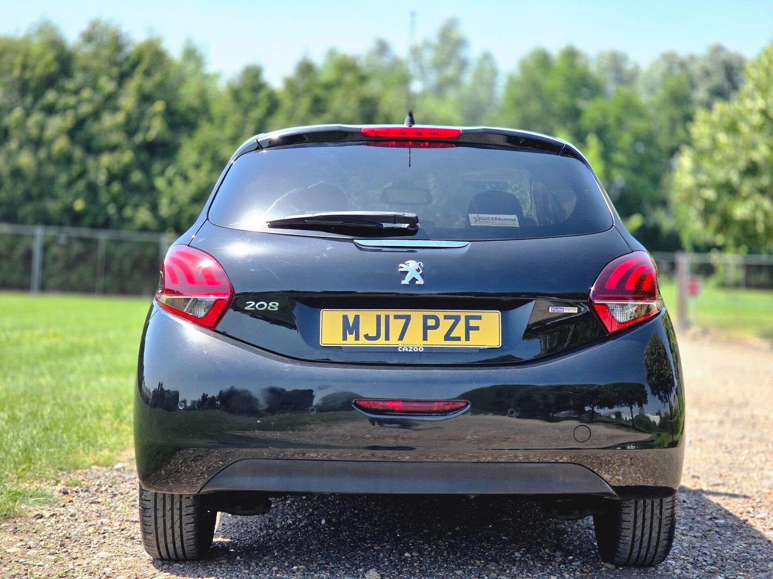 2017 Peugeot 208 image 9