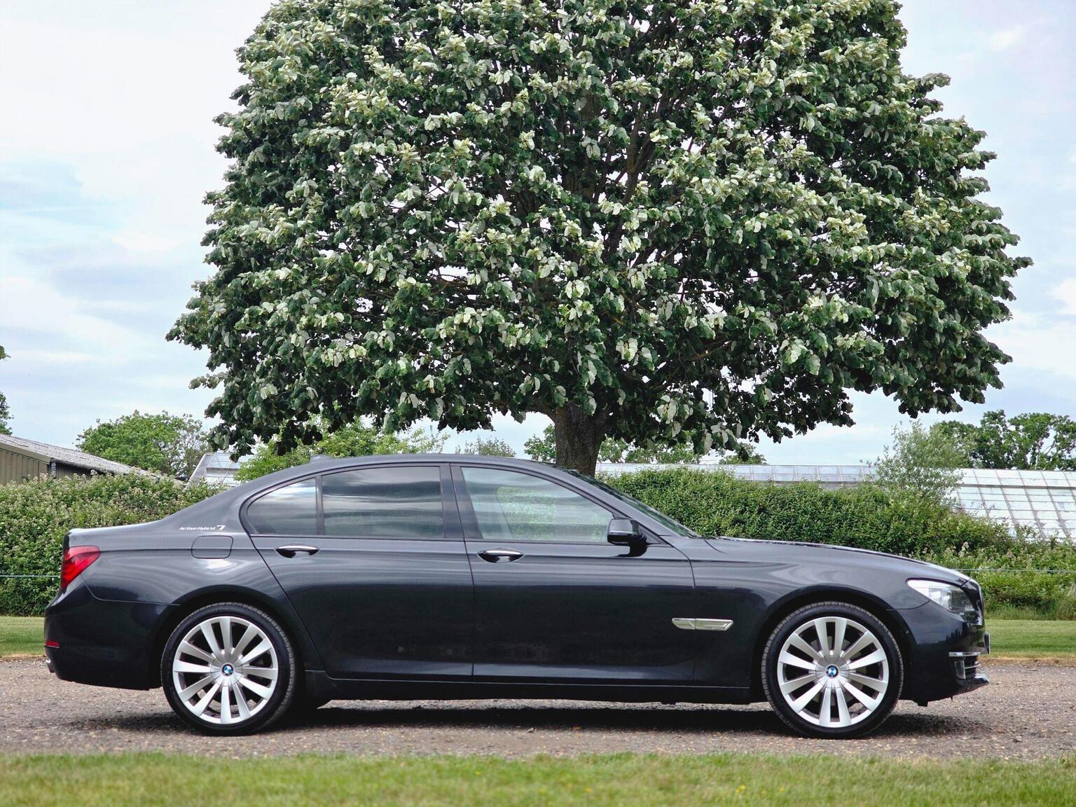 2013 BMW 7 Series image 3