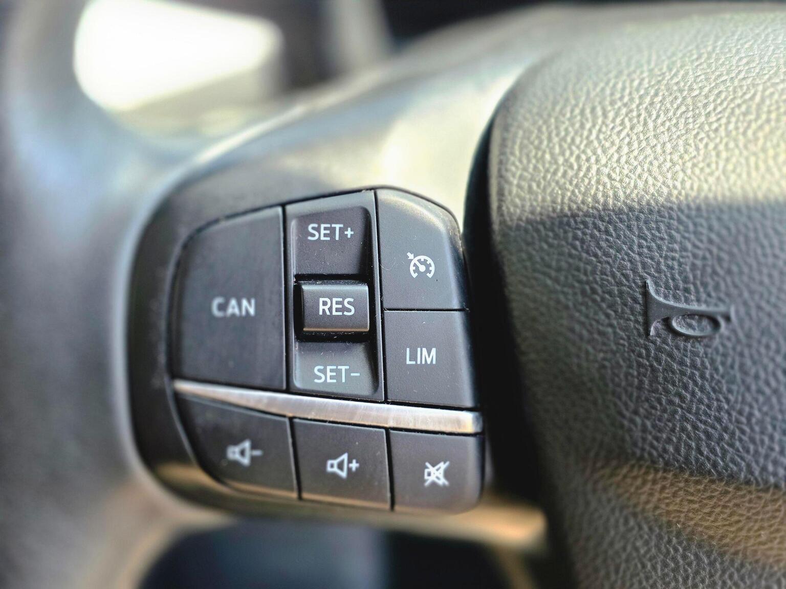 2020 Ford Focus image 38