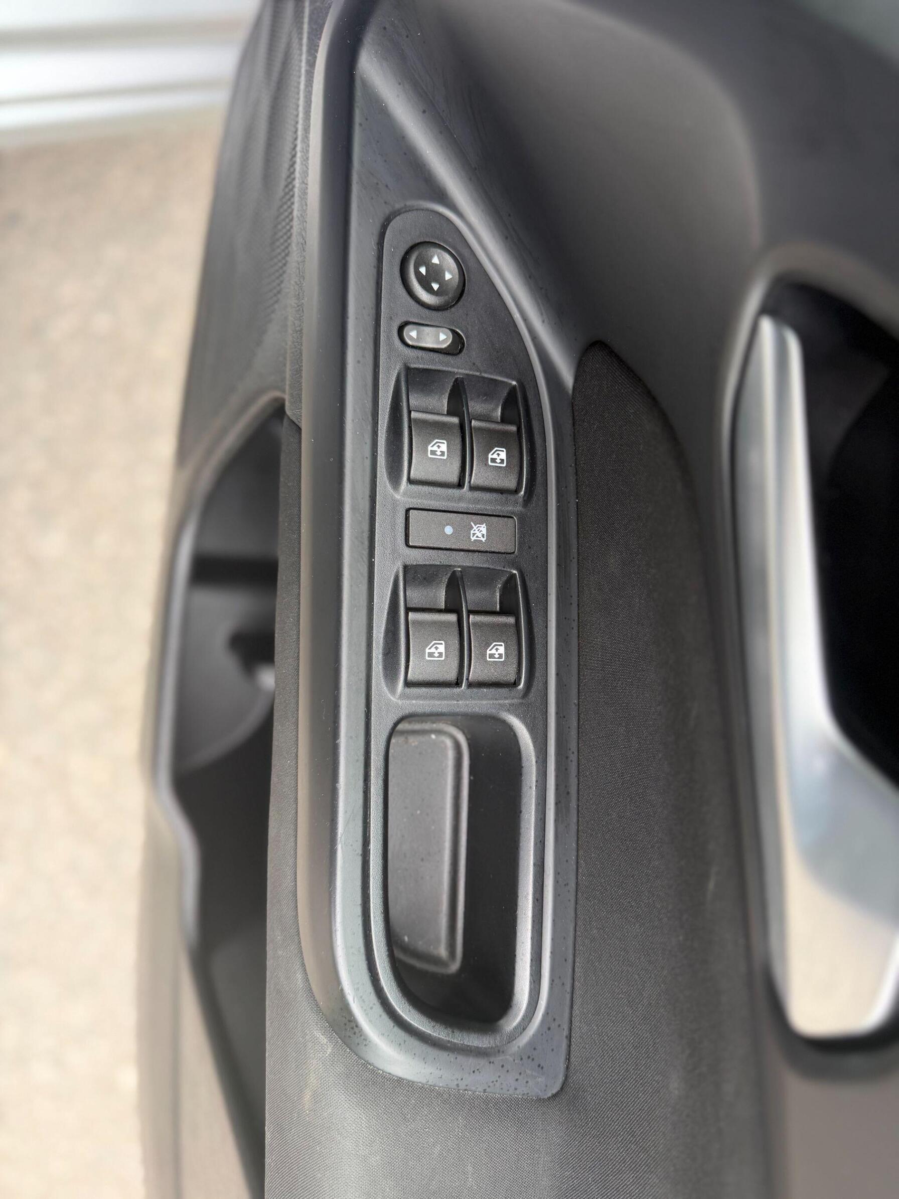2017 Fiat Tipo thumbnail 24