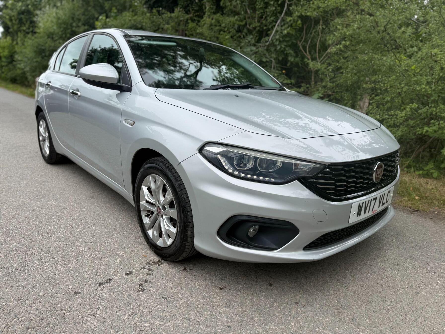 2017 Fiat Tipo thumbnail 2