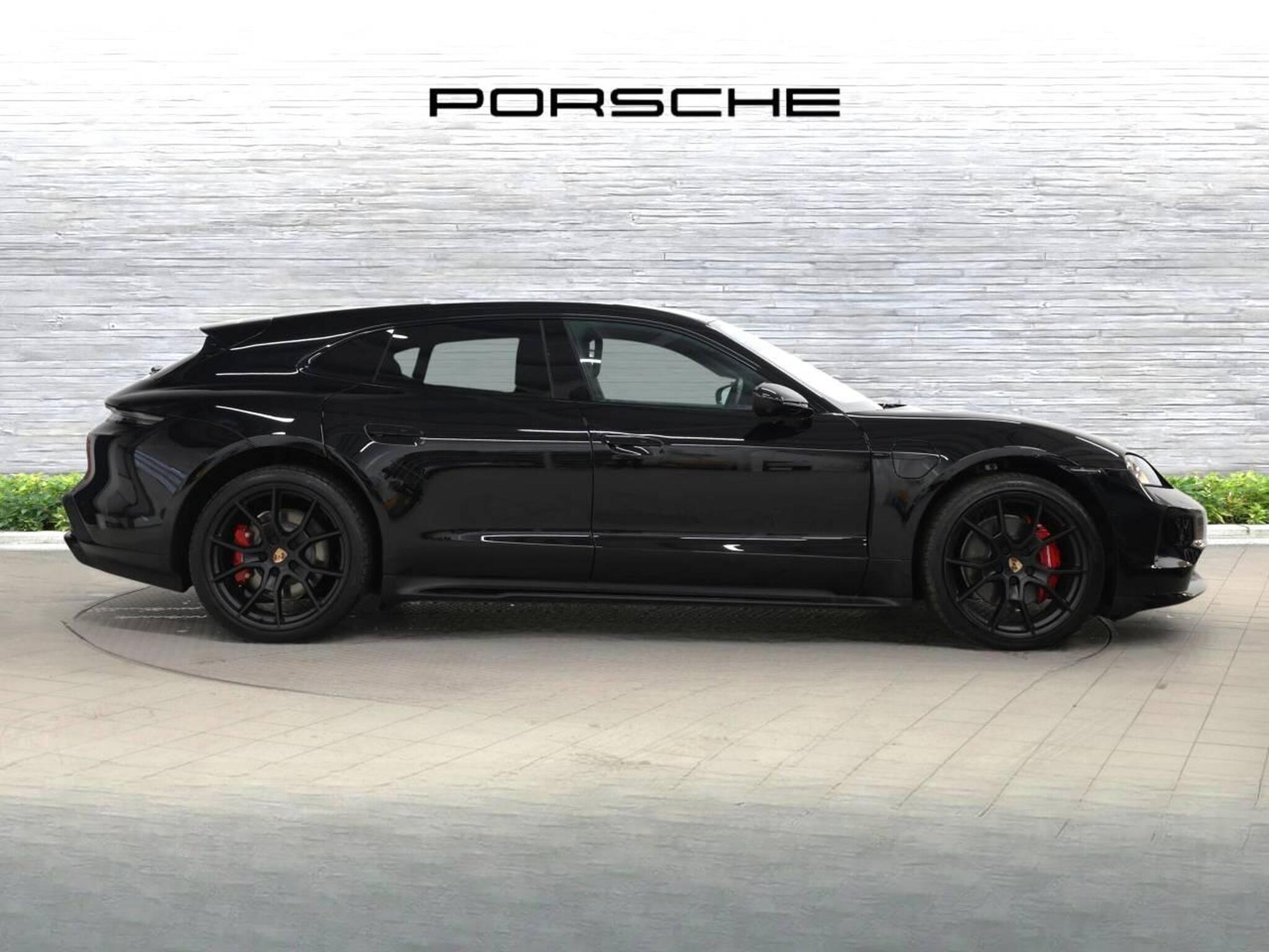 Taycan 4S Sport Turismo, photo 2 of 50