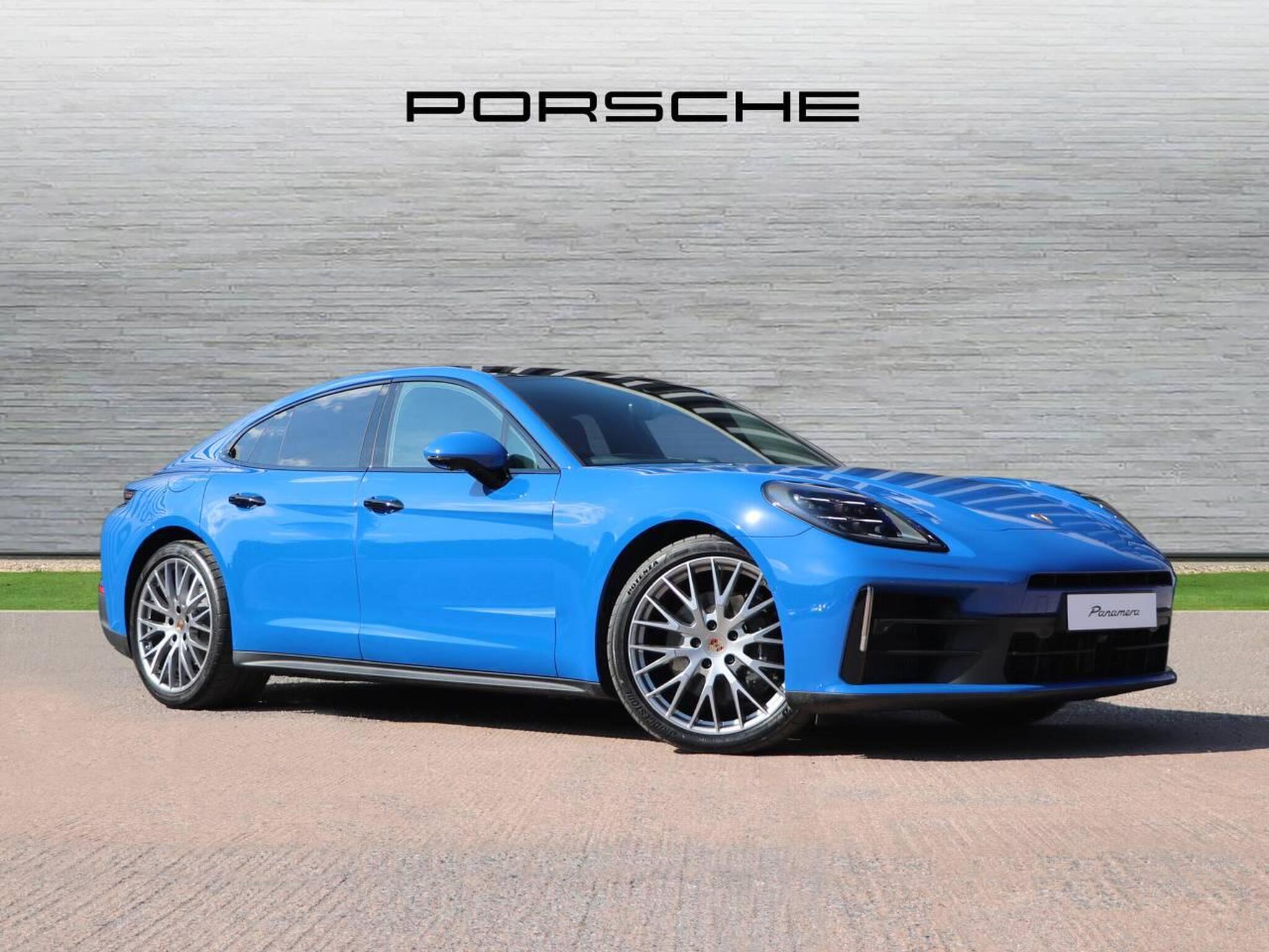 Panamera, photo 1 of 49
