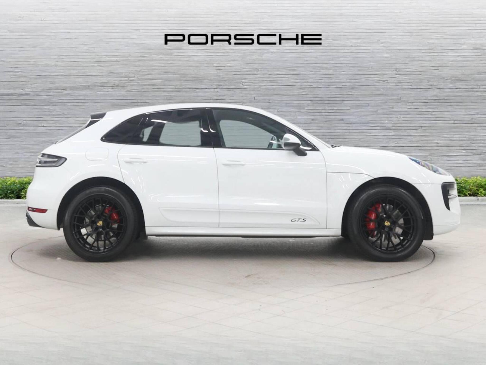 Macan GTS, photo 2 of 59
