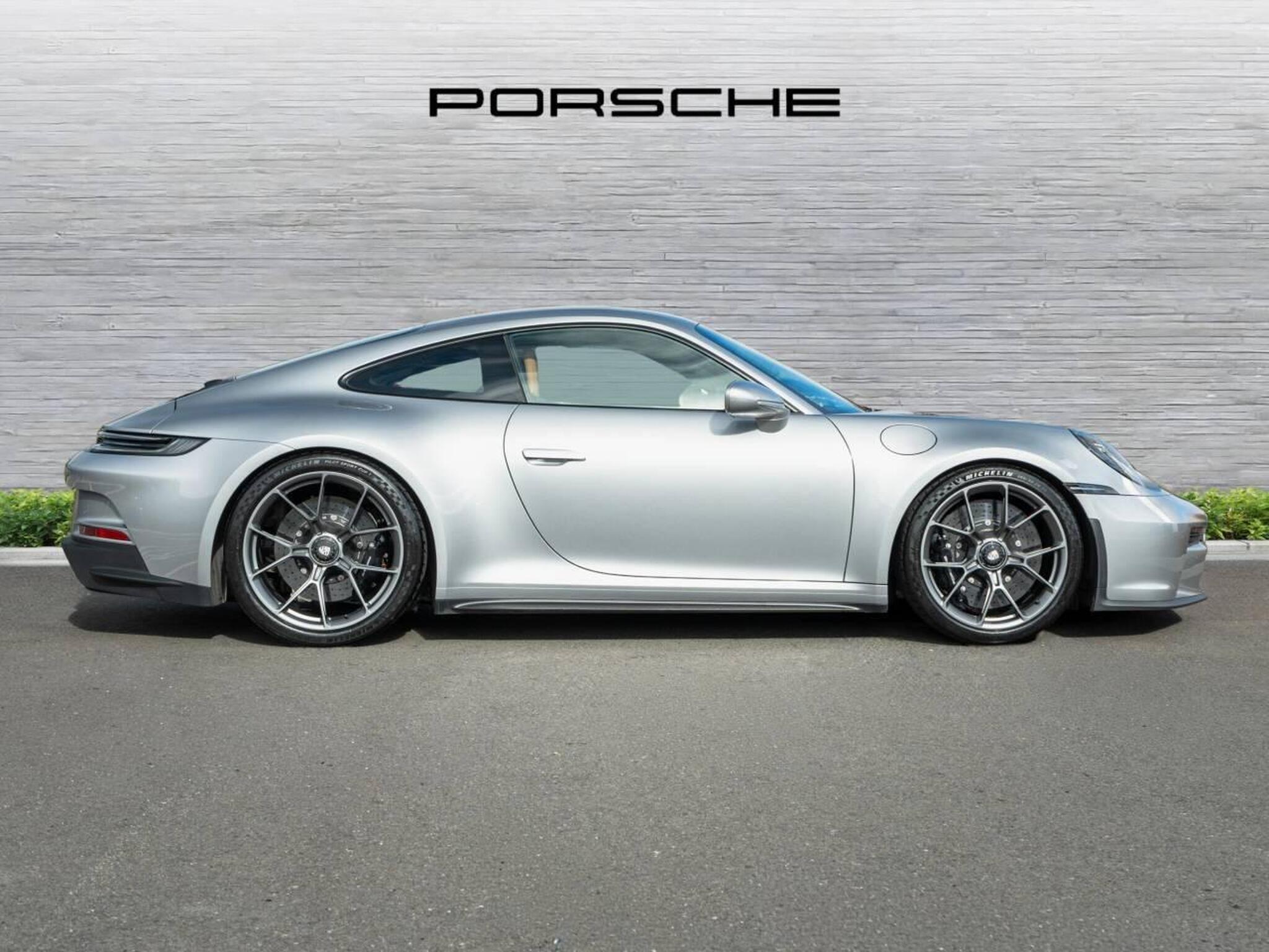 911 GT3 Touring, photo 2 of 50
