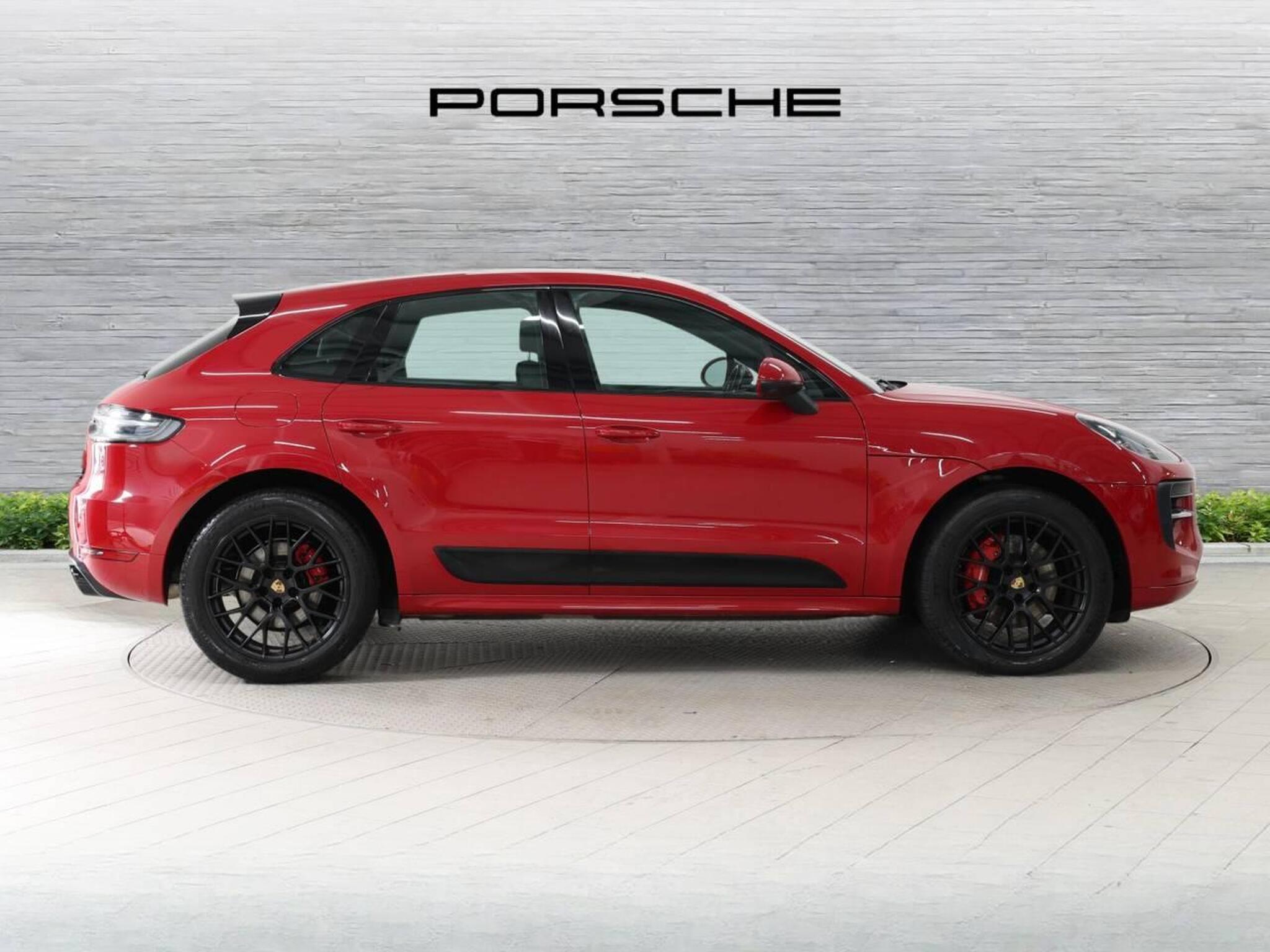 Macan GTS, photo 2 of 39