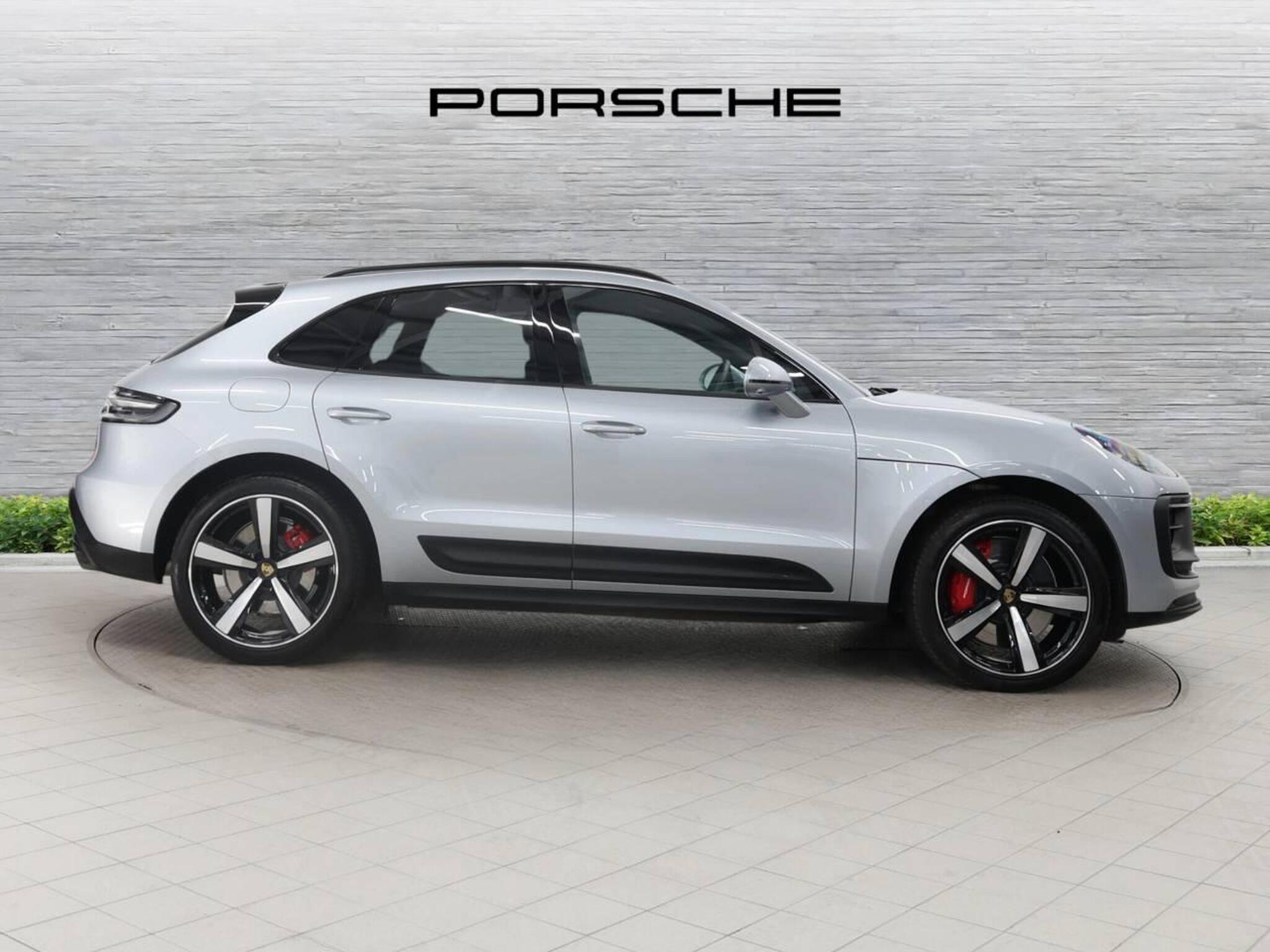 Macan GTS, photo 2 of 54