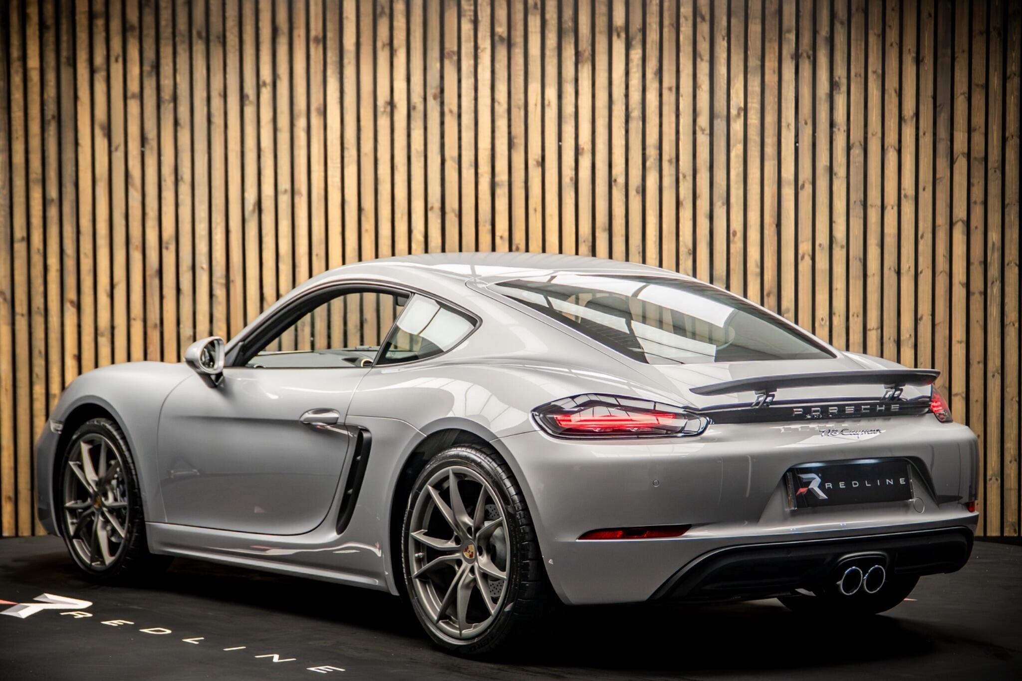 718 Cayman, photo 2 of 38