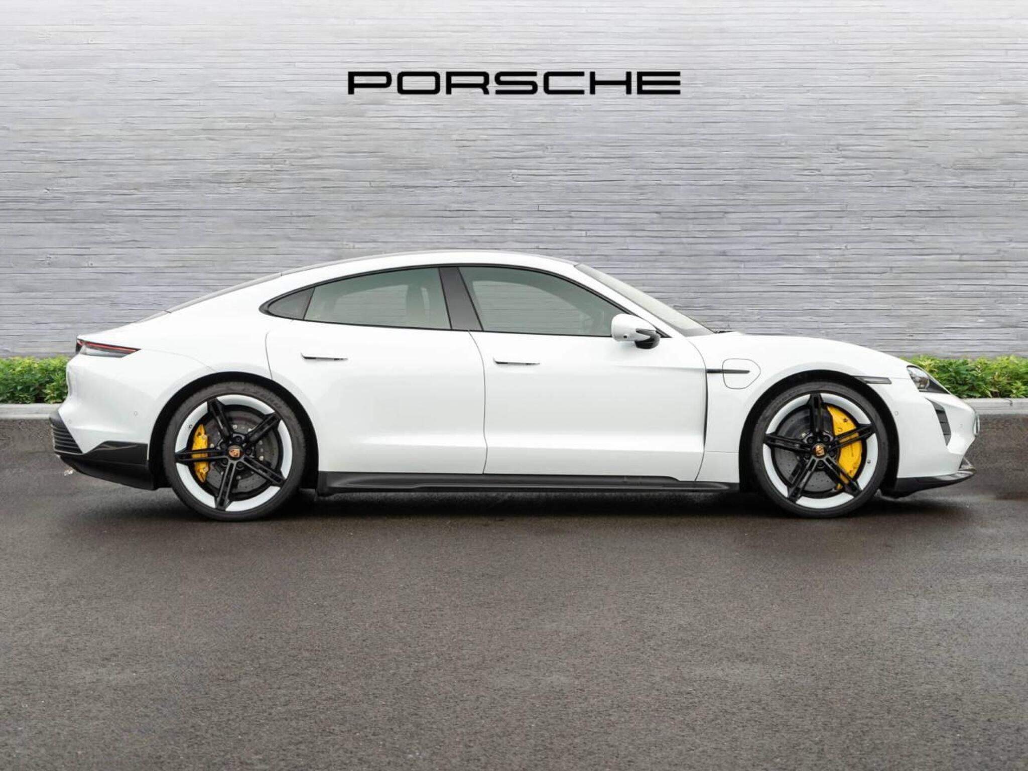 Taycan Turbo S, photo 2 of 59