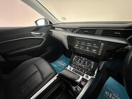 Audi e-tron NL70UPZ