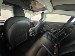 Tesla Model 3 AF72UYZ