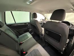 Volkswagen Golf SV LR69XWM