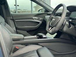 Audi Q8 e-tron FN74DLY