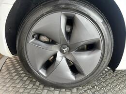 Tesla Model 3 AF72UYZ