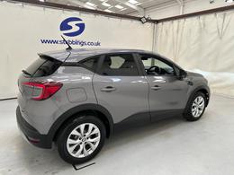 Renault Captur NL22YHZ