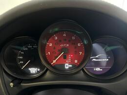 Porsche Macan AE18WBL