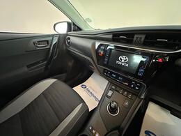 Toyota Auris LX17KXH