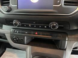 Vauxhall Vivaro MJ69FPE