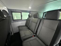 Volkswagen Transporter YR74XZU