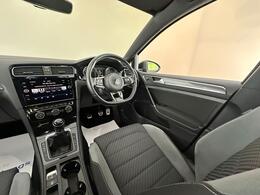 Volkswagen Golf SM69RDY