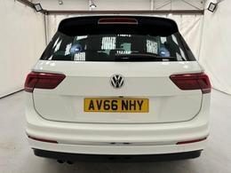 Volkswagen Tiguan AV66NHY