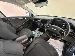 Kia Niro LS73XAX