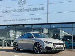 AUDI TT RS 