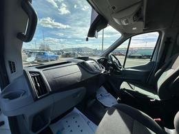Ford Transit YP68UVJ