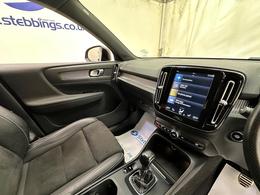Volvo XC40 YM70MTZ